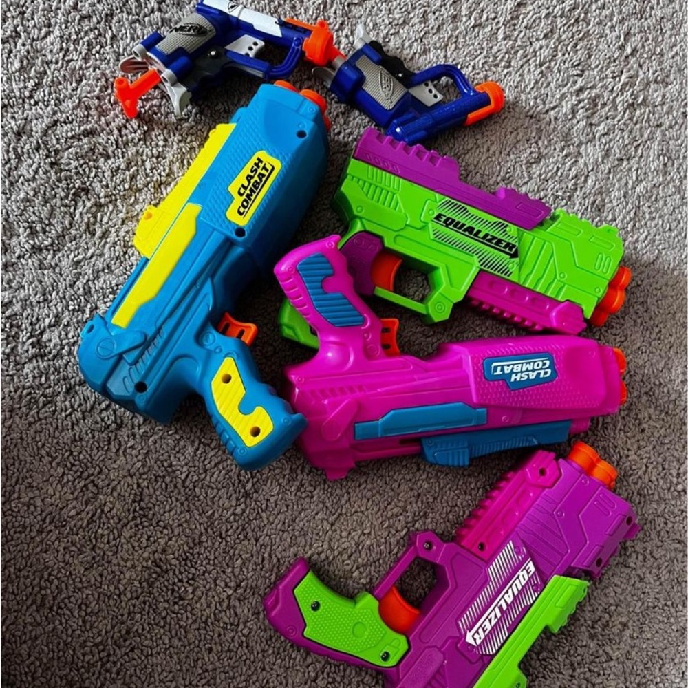 Toy dart guns & darts